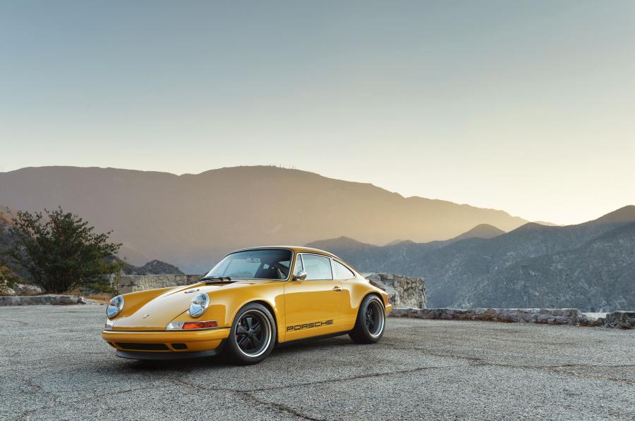  Porsche 911 by Singer 2010 года  (UK) (фото 11 из 16)